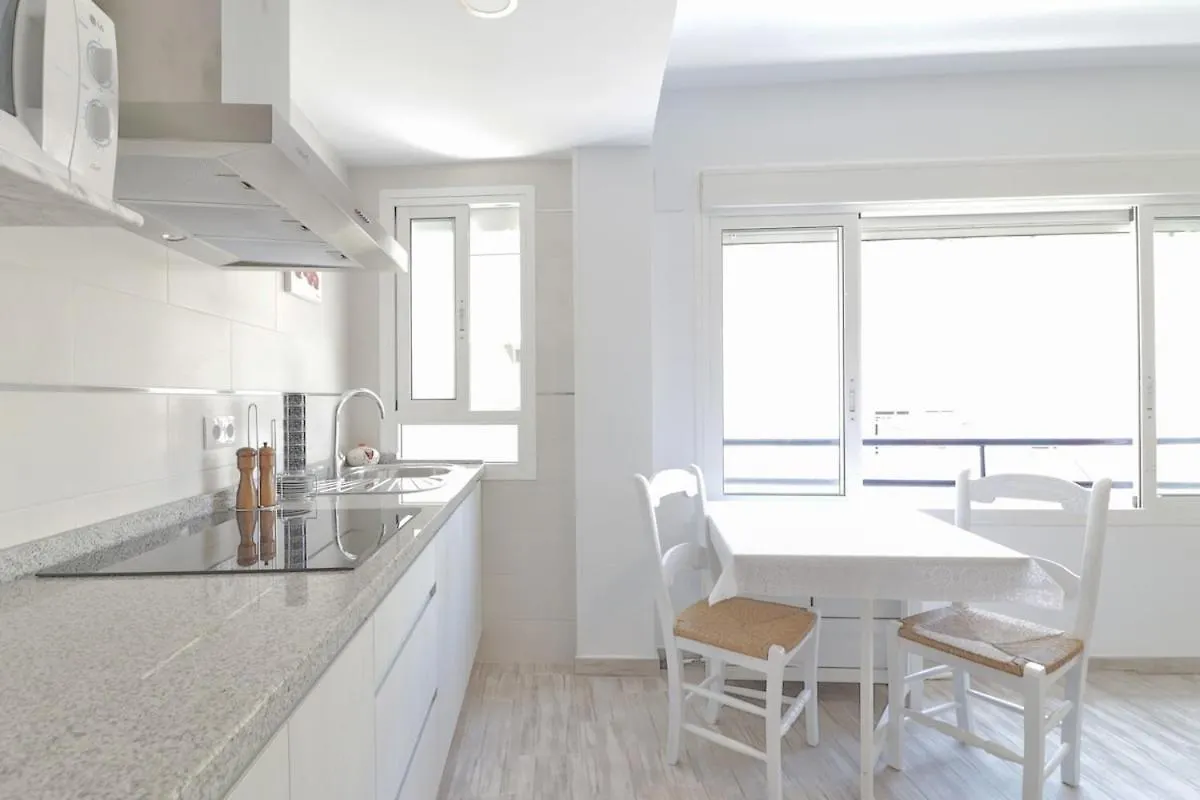 Nice Studio Torre Del Mar Beach Apartment Velez Malaga