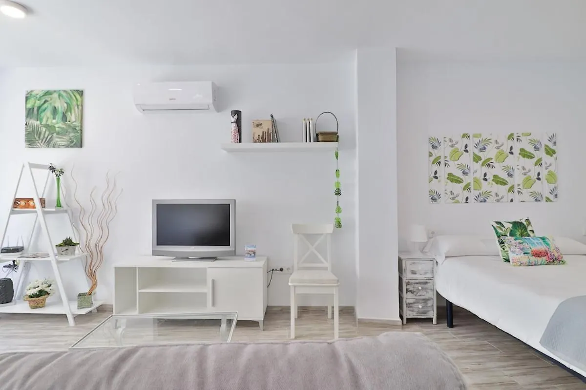 Nice Studio Torre Del Mar Beach Lejlighed Velez Malaga