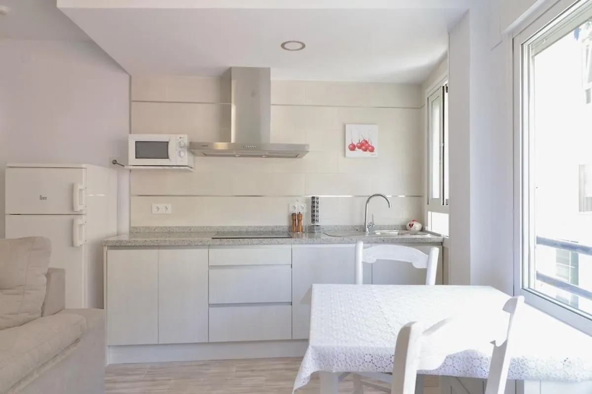 Nice Studio Torre Del Mar Beach Lejlighed Velez Malaga