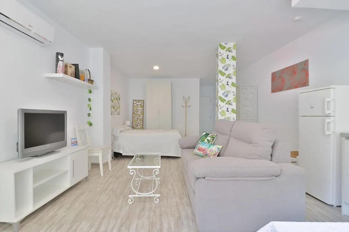 Nice Studio Torre Del Mar Beach Lejlighed Velez Malaga